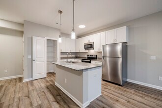 Building Photo - Parkway at 31 Apartments