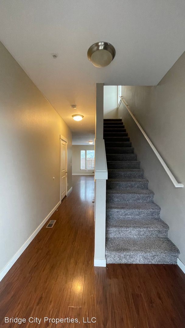 Building Photo - 3 br, 2 bath House - 10460 Wilsonville Rd....