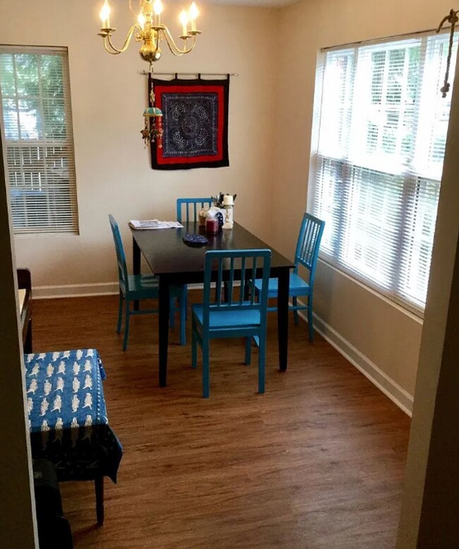 Building Photo - Charming 3-Bedroom Townhome in Callan Park – Available January 15th