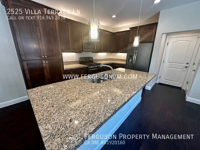 Foto del edificio - 2525 Villa Terrace Ln