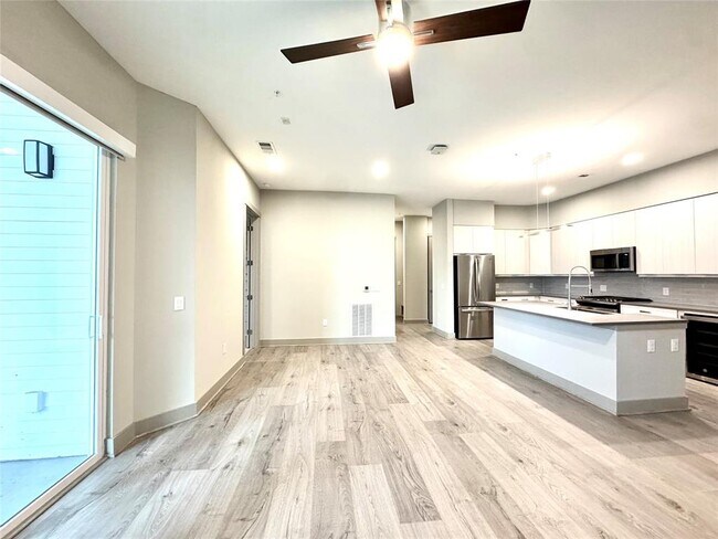 Foto del edificio - 401 W 25th St