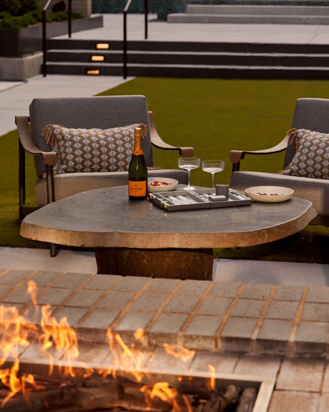 Building Photo - The Crescent