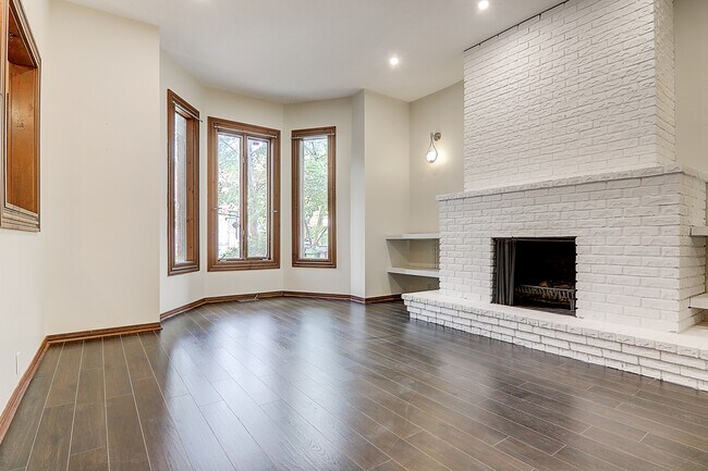 Building Photo - 190 Seaton St