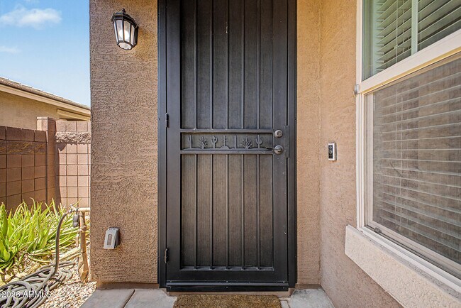 Foto del edificio - 1360 W Joshua Tree Ave