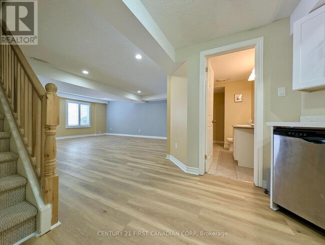 Building Photo - 924 Guildwood Blvd