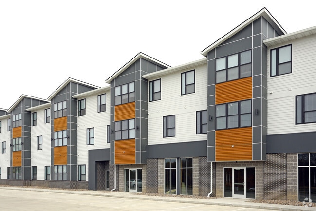 Building Photo - Skyline Lofts