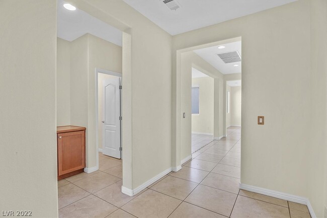 Building Photo - 10419 Bush Mountain Ave