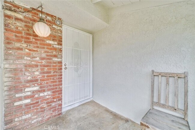 Foto del edificio - 8801 Mays Ave