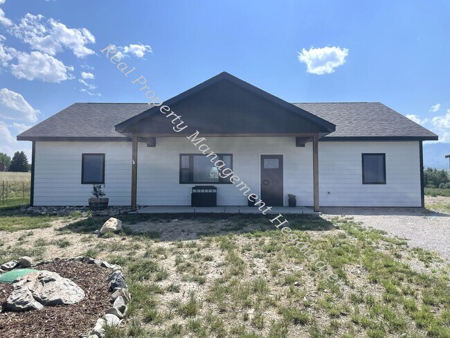 Foto del edificio - 3 Bedroom 2 Bath House For Rent