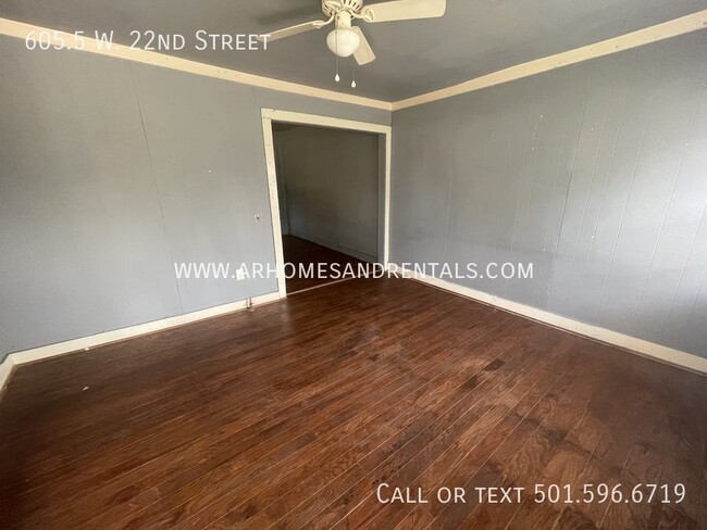 Building Photo - 605.5 W. 22nd Street | $450 | 2 beds, 1 fu...