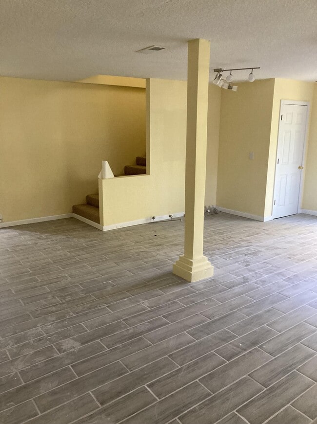 Building Photo - 943 Evans Wy