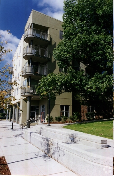 Building Photo - 5819 Glisan