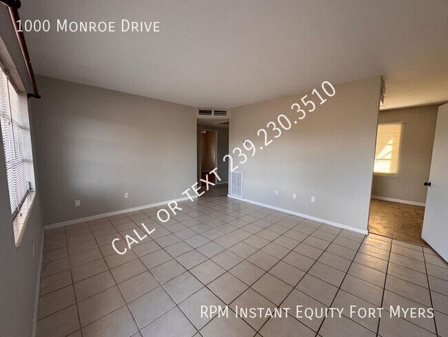 Foto del edificio - 1000 Monroe Dr