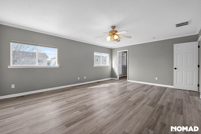 Building Photo - 454 E 77th Pl