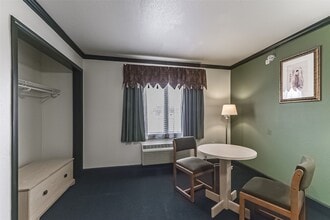 Building Photo - 1025 Swanson St