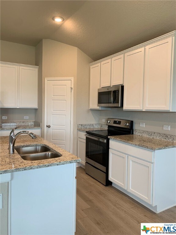 Building Photo - 828 Stonemanor Bay