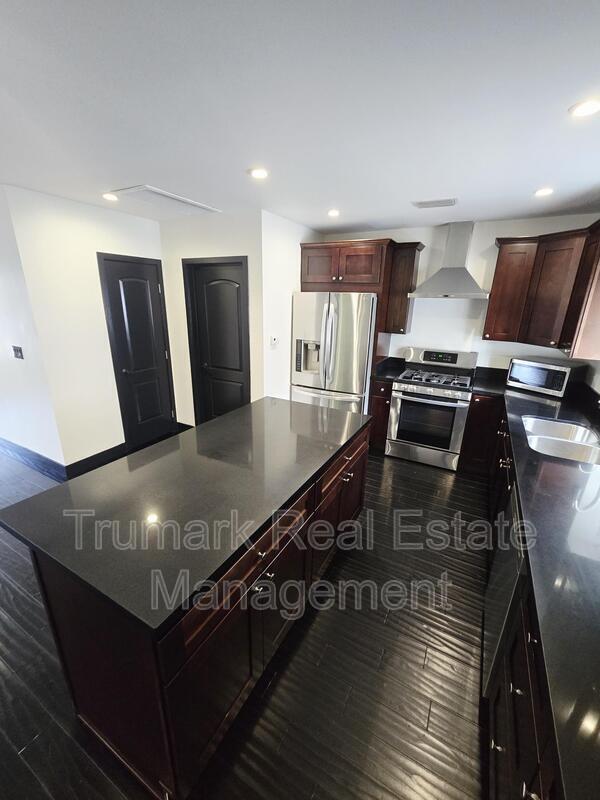 Foto del edificio - 12426 Moorpark St