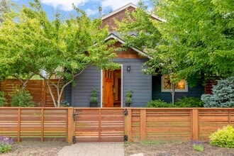 Building Photo - 1405 NW Davenport Ave