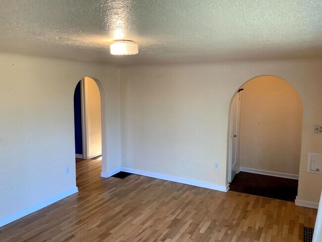 Foto del edificio - 4 Bedroom, 1.5 Bath House
