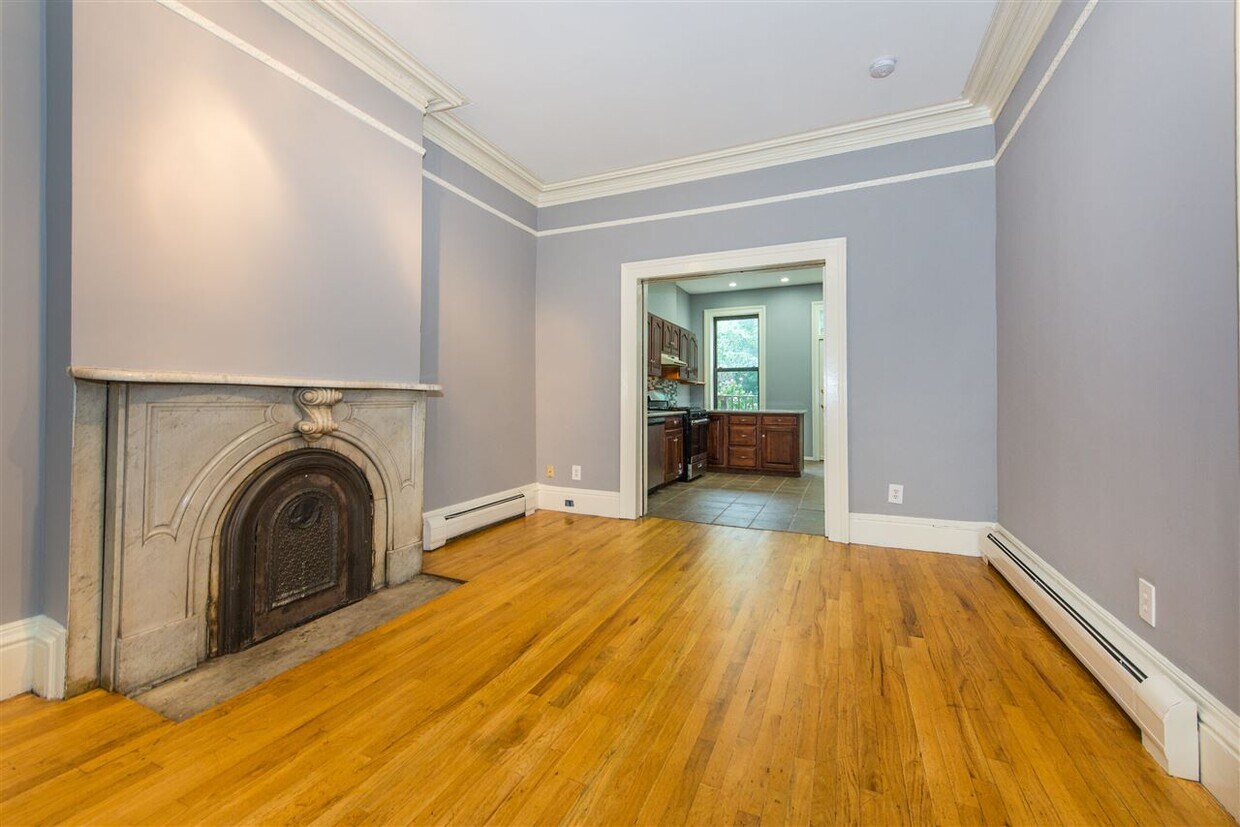 Primary Photo - 637 Jersey Ave