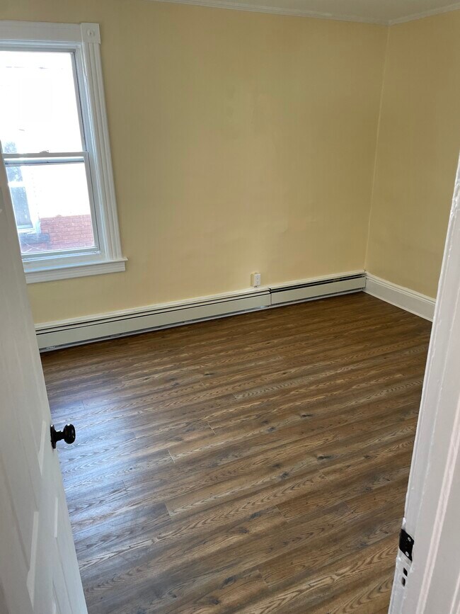 Bedroom off the kitchen - 117 Shultas Plz