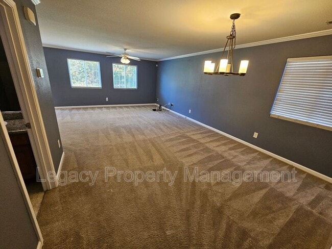 Foto del edificio - 312 Walnut Crossing Dr