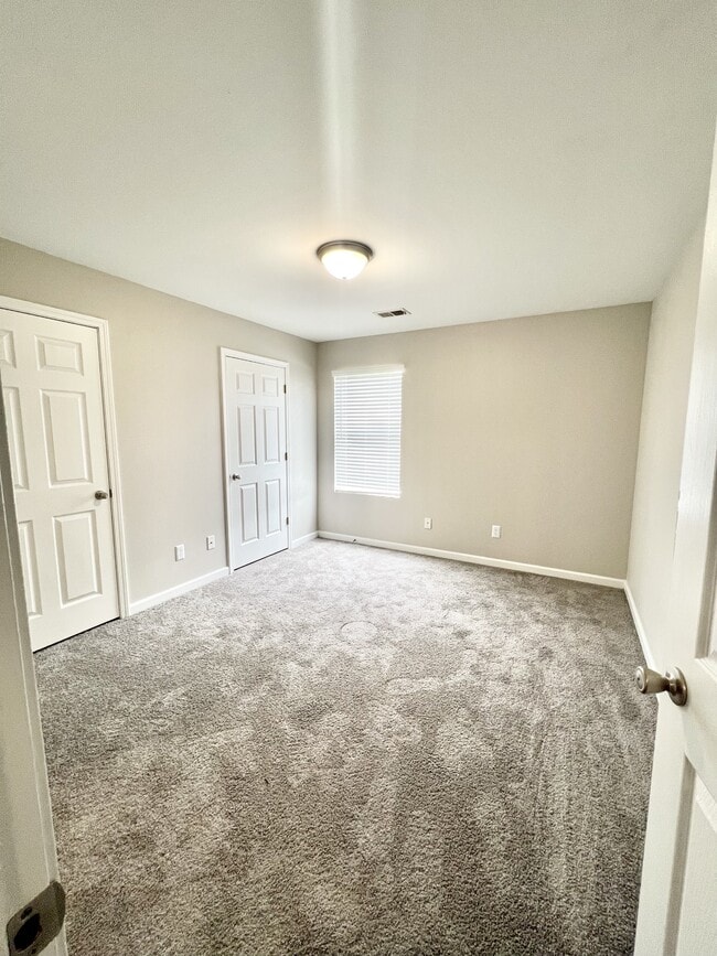 Foto del edificio - 601 Skyview Dr