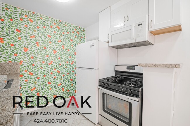 Building Photo - 340 N Curson Ave