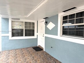 Building Photo - 6034 SW 35th St