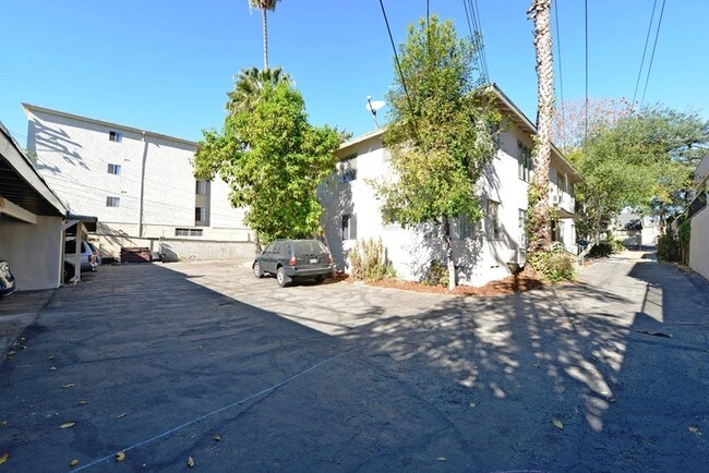 Building Photo - 1430 Rock Glen Ave