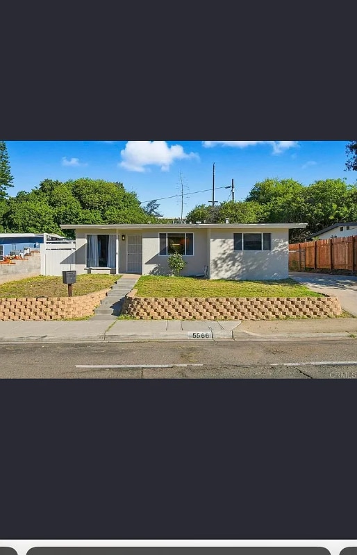 Building Photo - 5566 Streamview Dr