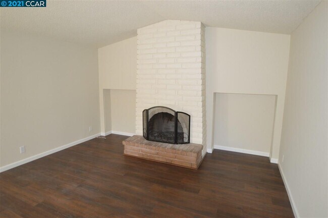 Foto del edificio - 1499 Fox Hollow Ct