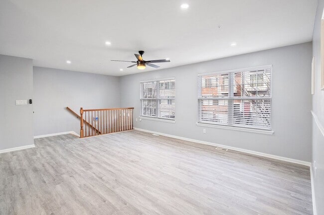 Building Photo - 68 Marrow St