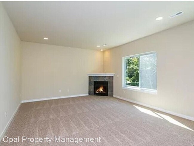 Foto del edificio - 5 br, 3 bath House - 16926 6th Ave W