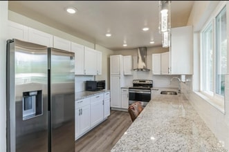 Building Photo - 2528 14th Ave Ct
