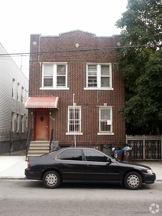 Primary Photo - 2122 Blackrock Ave