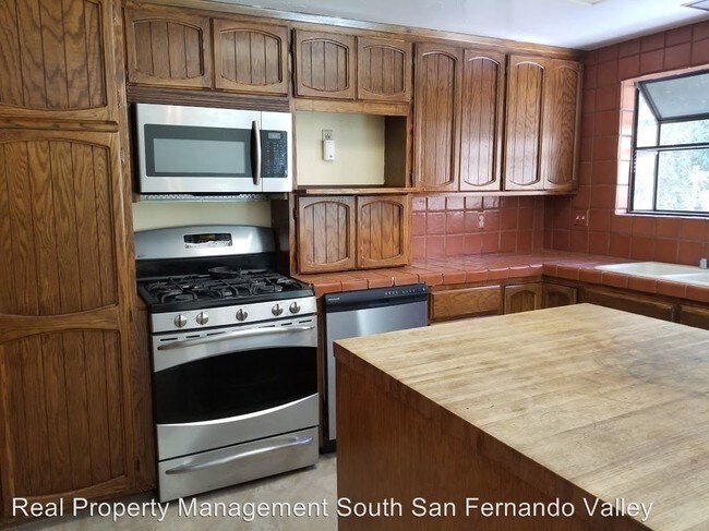 Foto del edificio - 27337 Provident Rd