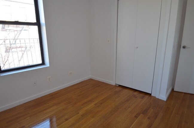 Building Photo - 502 W 148th St
