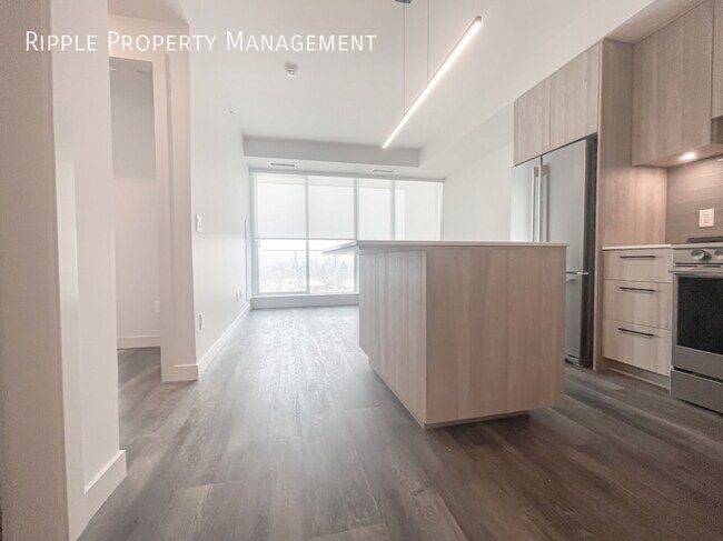 Building Photo - 1 BED+ DEN/ 1 BATH APARTMENT IN THE COMMUNITY OF HILLHURST