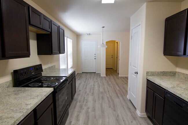 Building Photo - 18413 Hillwood Ln