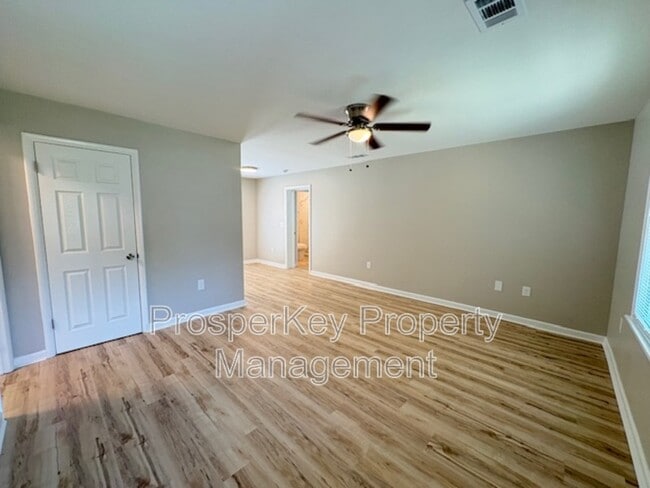 Building Photo - 5613 Pollman St
