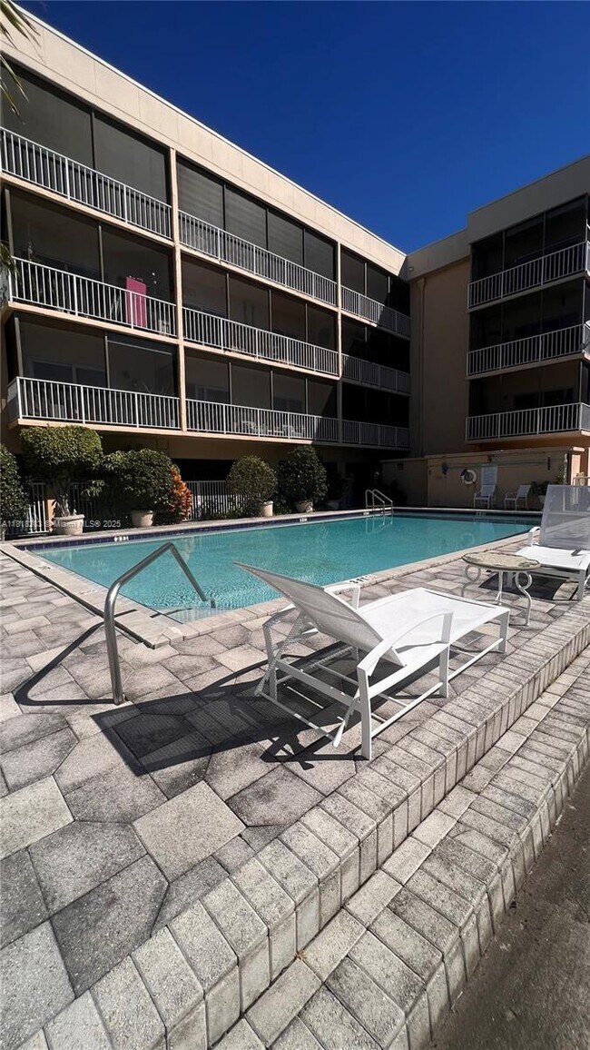 Foto del edificio - 2620 NE 135th St