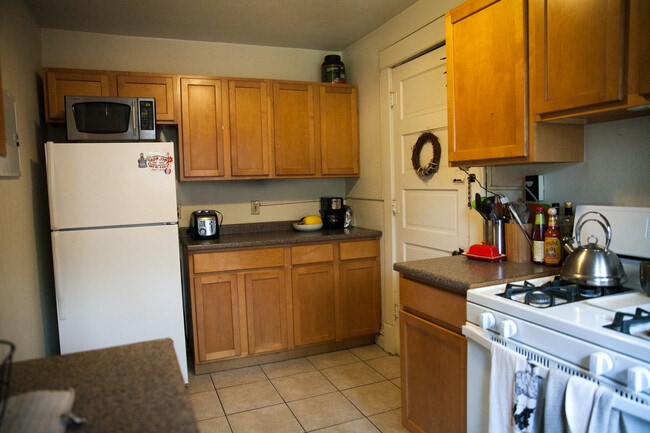 Kitchen - 213 N Hamilton St
