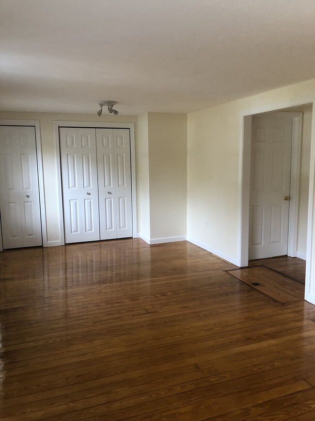 Livingroom - 10 Cecil Ave