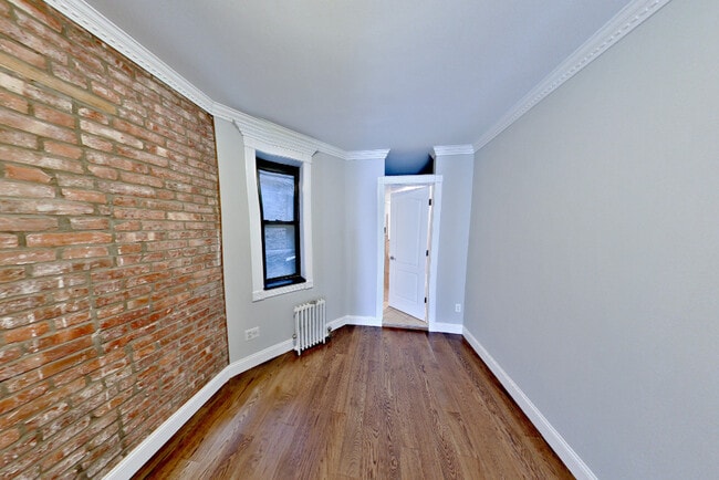 Foto del edificio - 697 Tenth Ave (47th & 48th Ave), #3FS