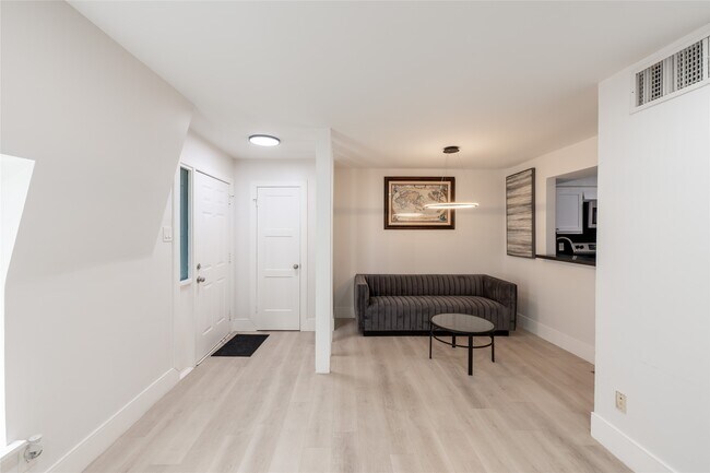 Foto del edificio - 2601 Marilee Ln