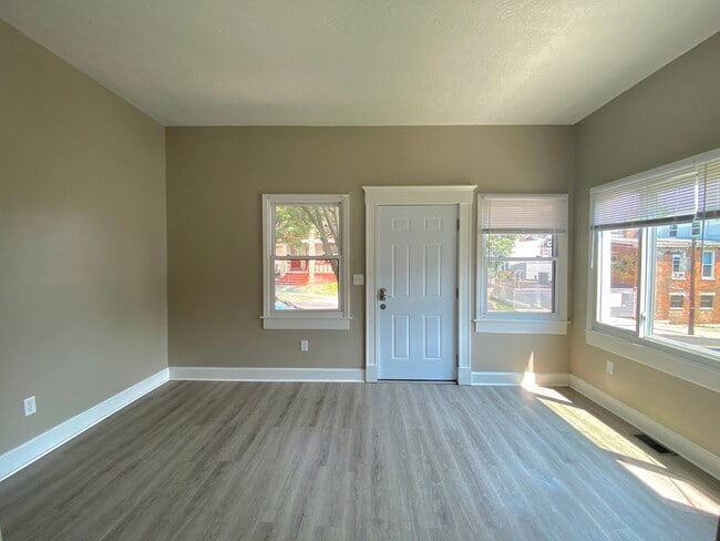 Foto del edificio - 5 bed/ 2 Bath Mins. from UC Only $750/pp (...