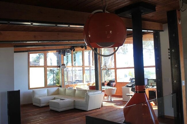 Foto del edificio - 2428 Beverley Ave