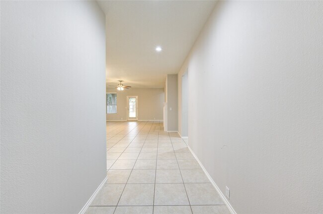 Foto del edificio - 9503 Herons Grove Ln