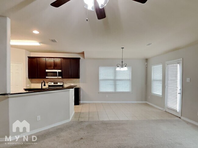 Foto del edificio - 1417 Castle Creek Dr